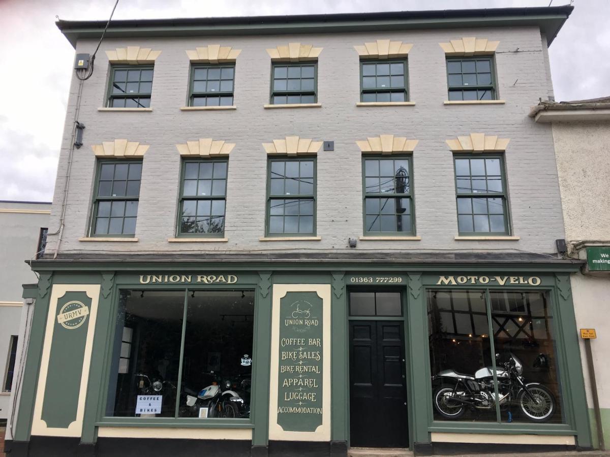 Union Road Moto Velo Accommodation Crediton Exterior photo